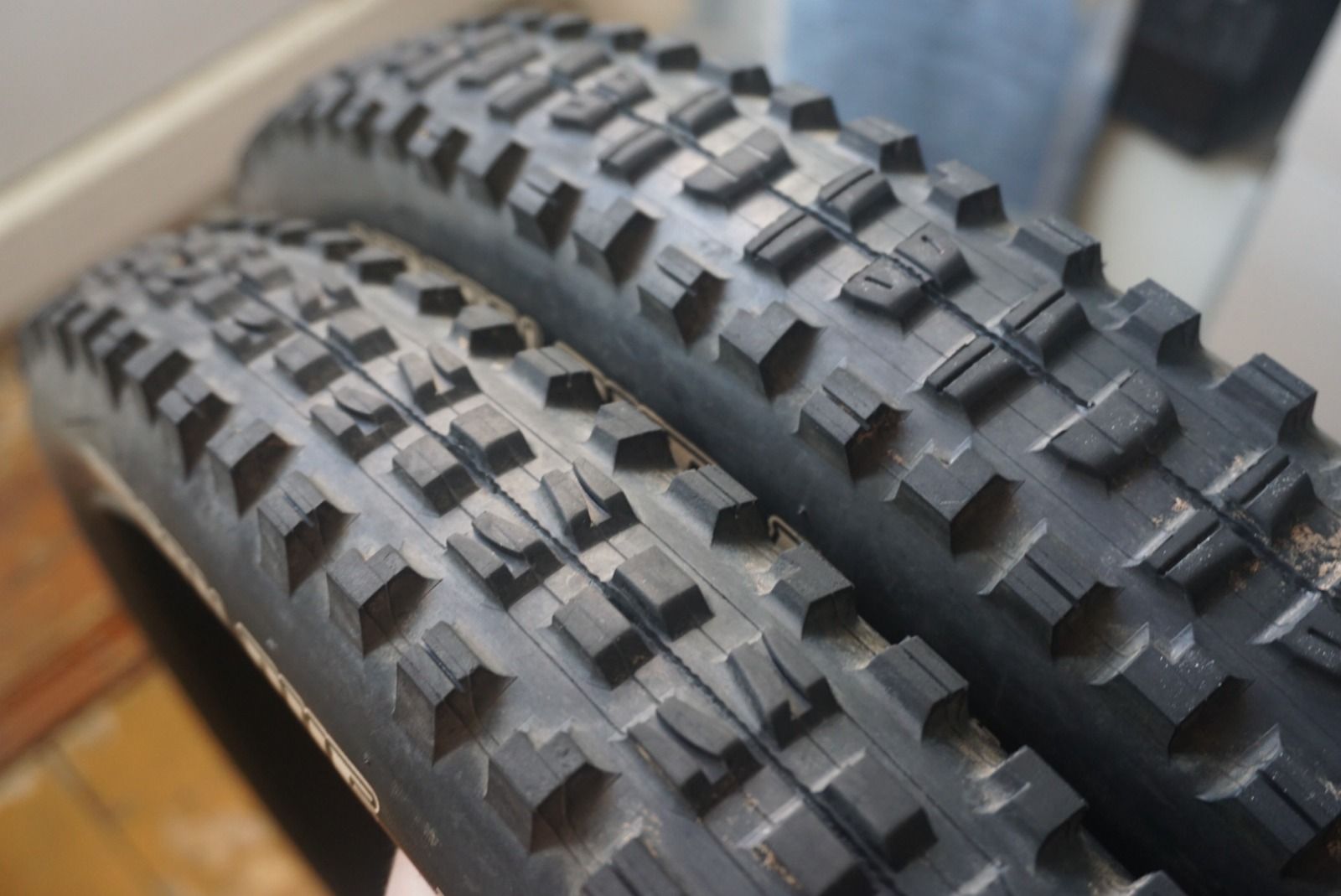 Комплект покрышек 29x2.3 Maxxis DHF / DHR