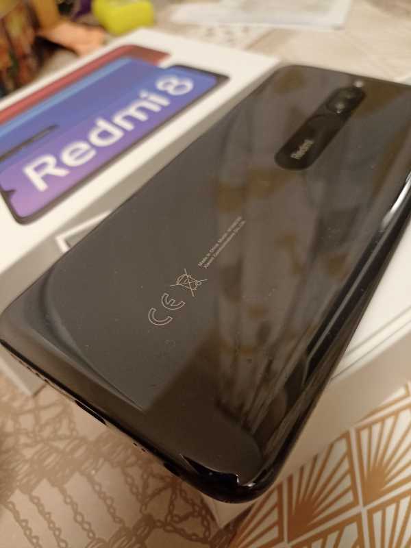 смартфон Xiaomi Redmi 8 3/32 тёмно-серый  (к сожалению, продано)