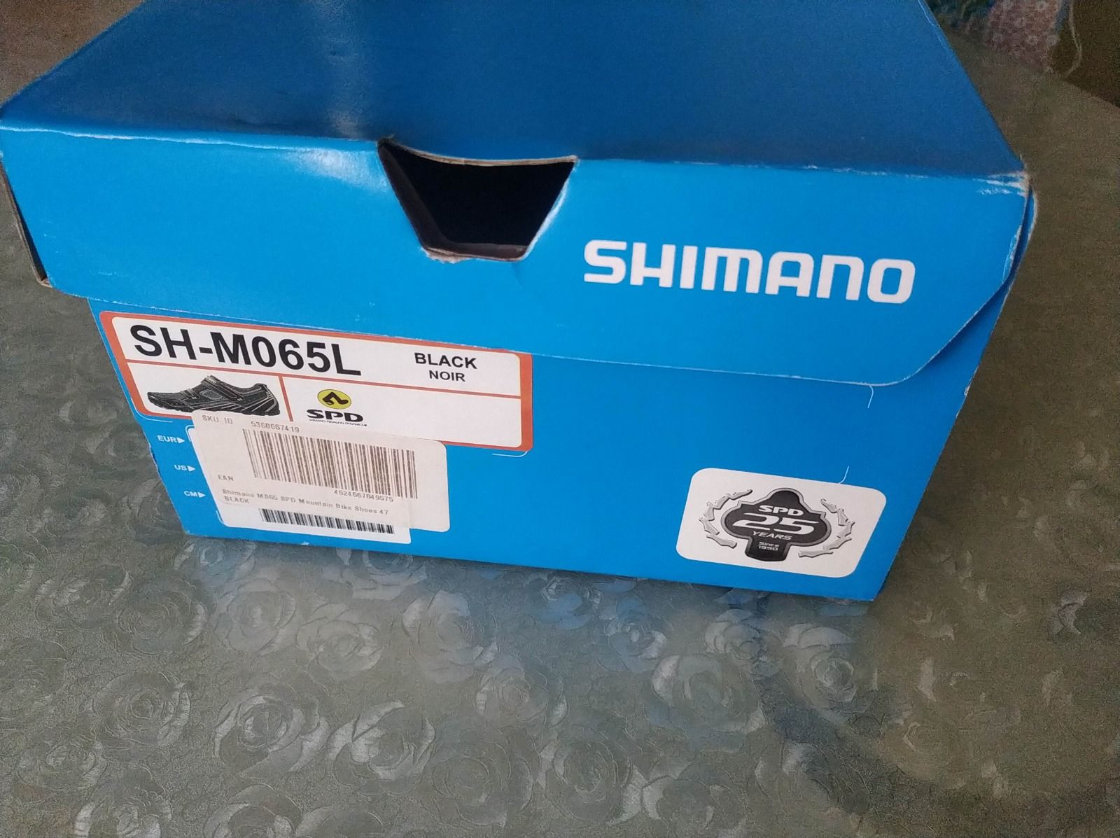 Велоботинки Shimano на 45-46 размер, в отличном состоянии, с шипами.