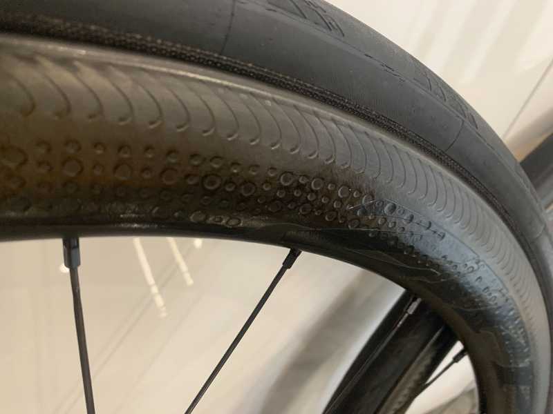 Zipp 303 карбоновые колеса, клинчер (для покрышек), для ободного тормоза.