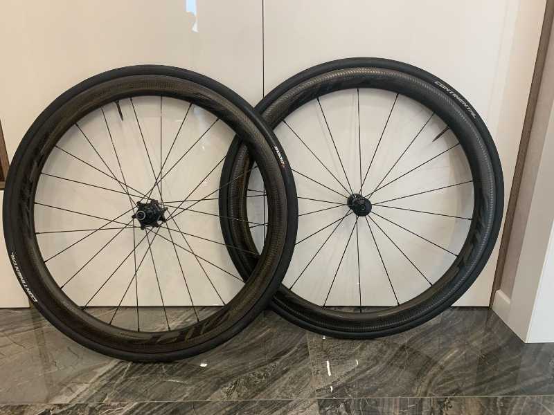 Zipp 303 карбоновые колеса, клинчер (для покрышек), для ободного тормоза.