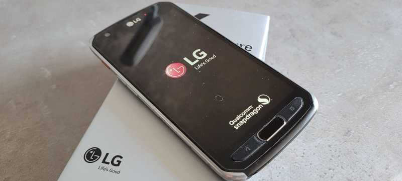 Смартфон LG X venture для экстрималов, б/у, водозащита IP68, противоударный.