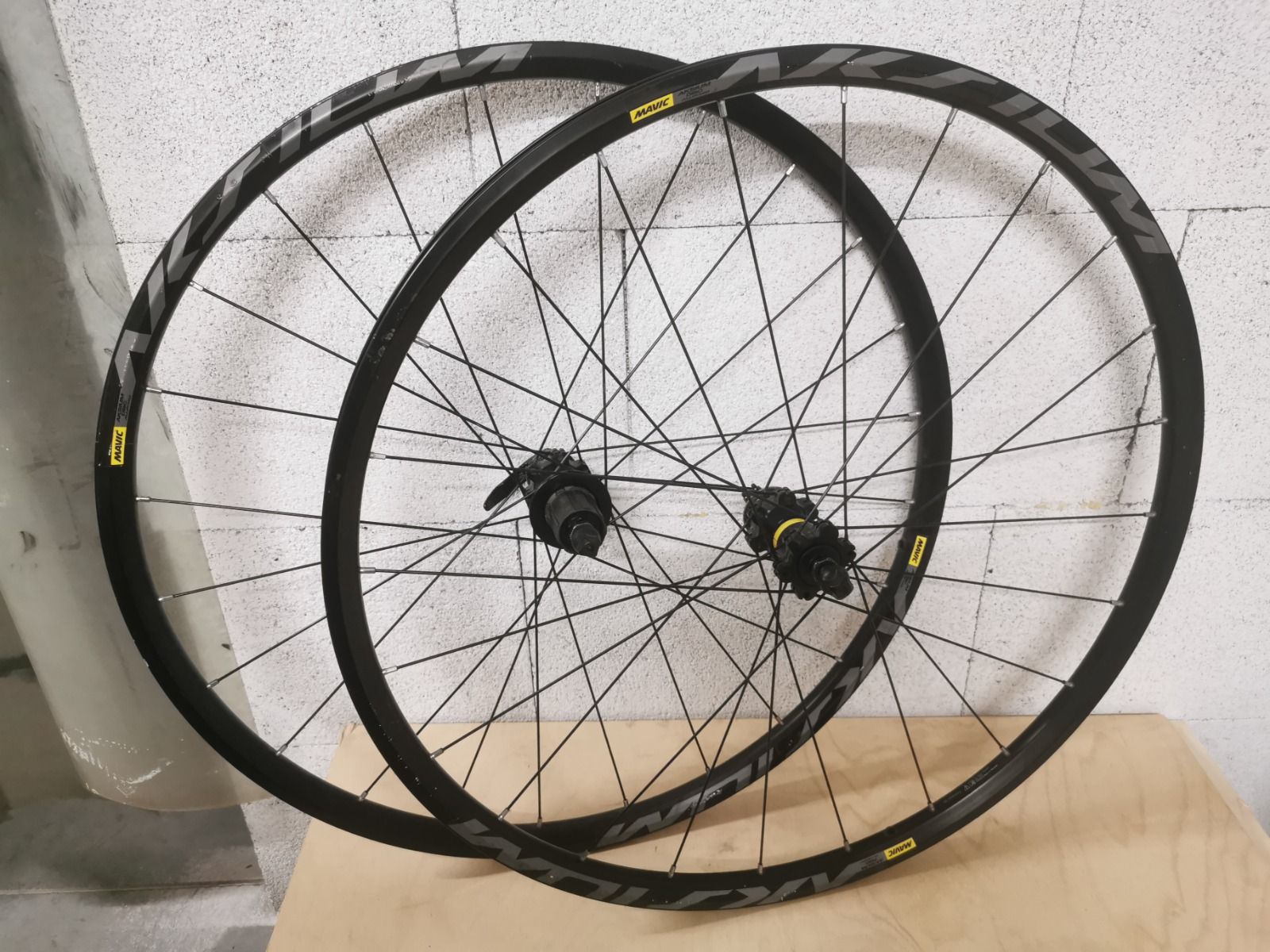 Колеса Mavic AKSIUM DISC и покры Continental 27.5