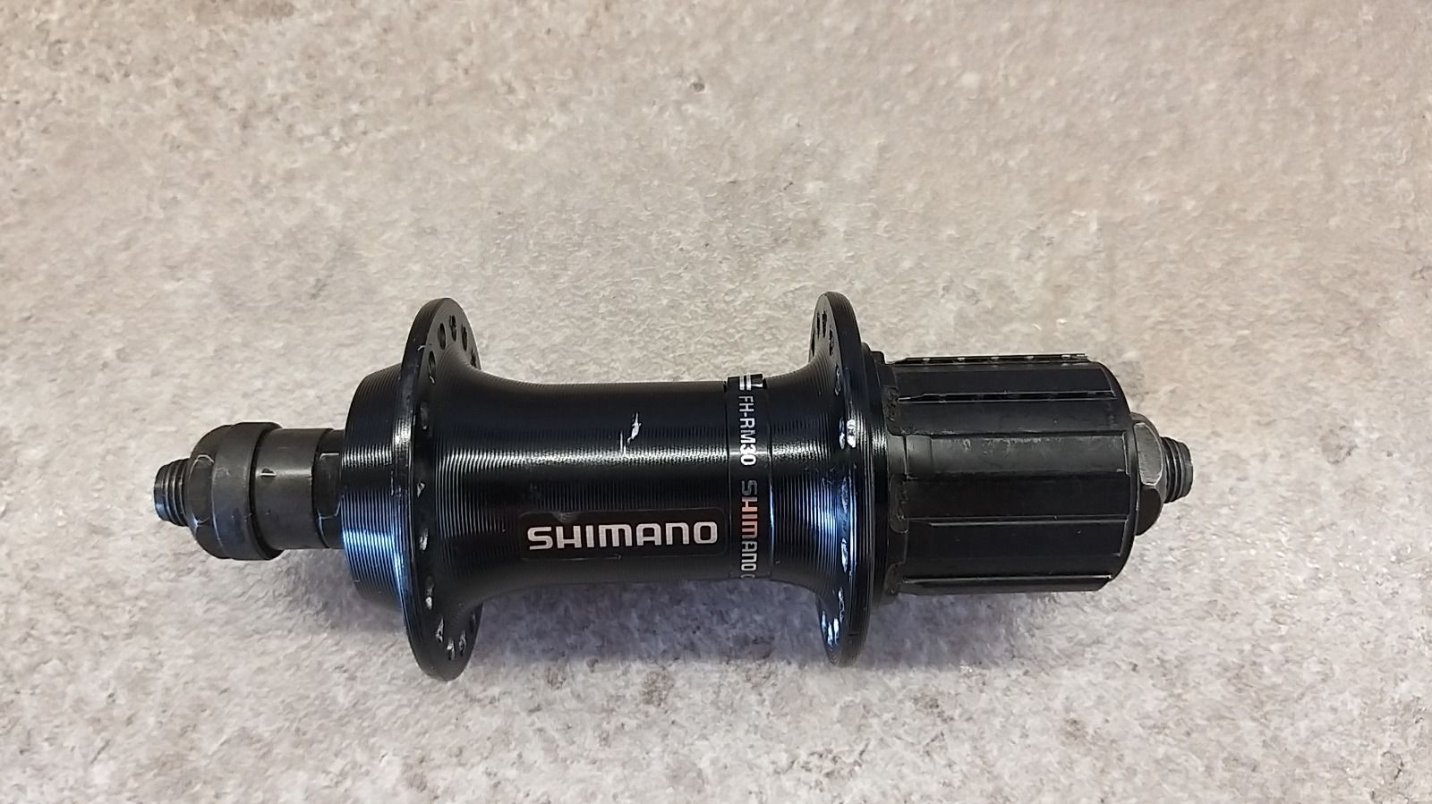 Втулка задняя Shimano FH-RM30 36 спиц под ви-брейк под кассету на 7ск