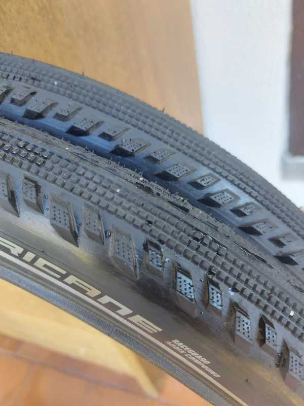 Покрышки Schwalbe Hurricane 26 × 2.10