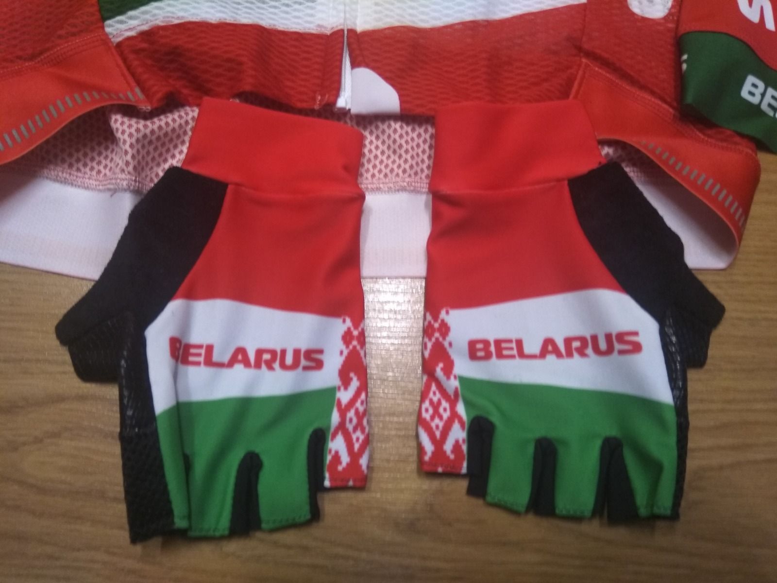 Летний комплект Belarus + перчатки. Италия, M.