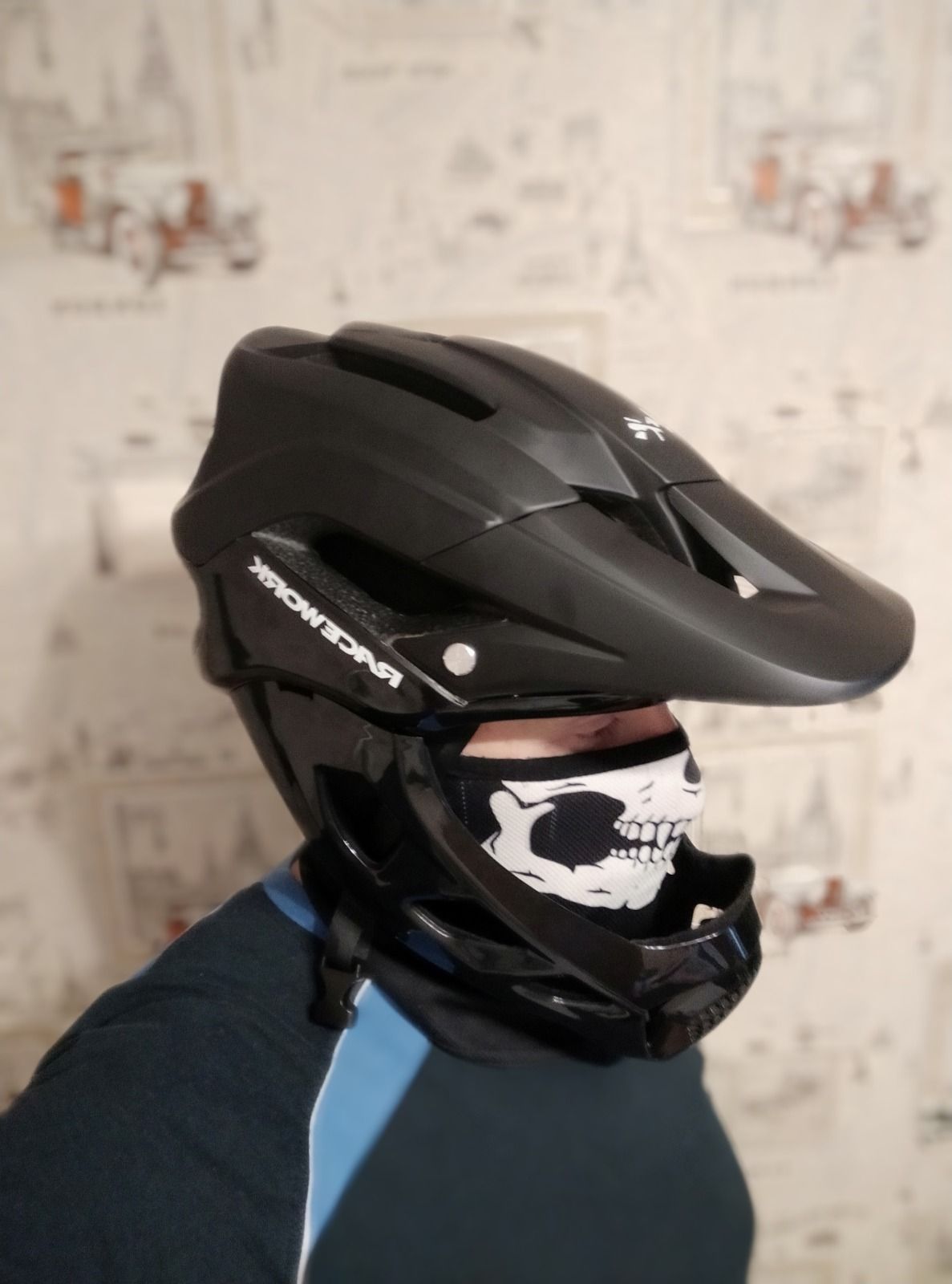 Велосипедный шлем.