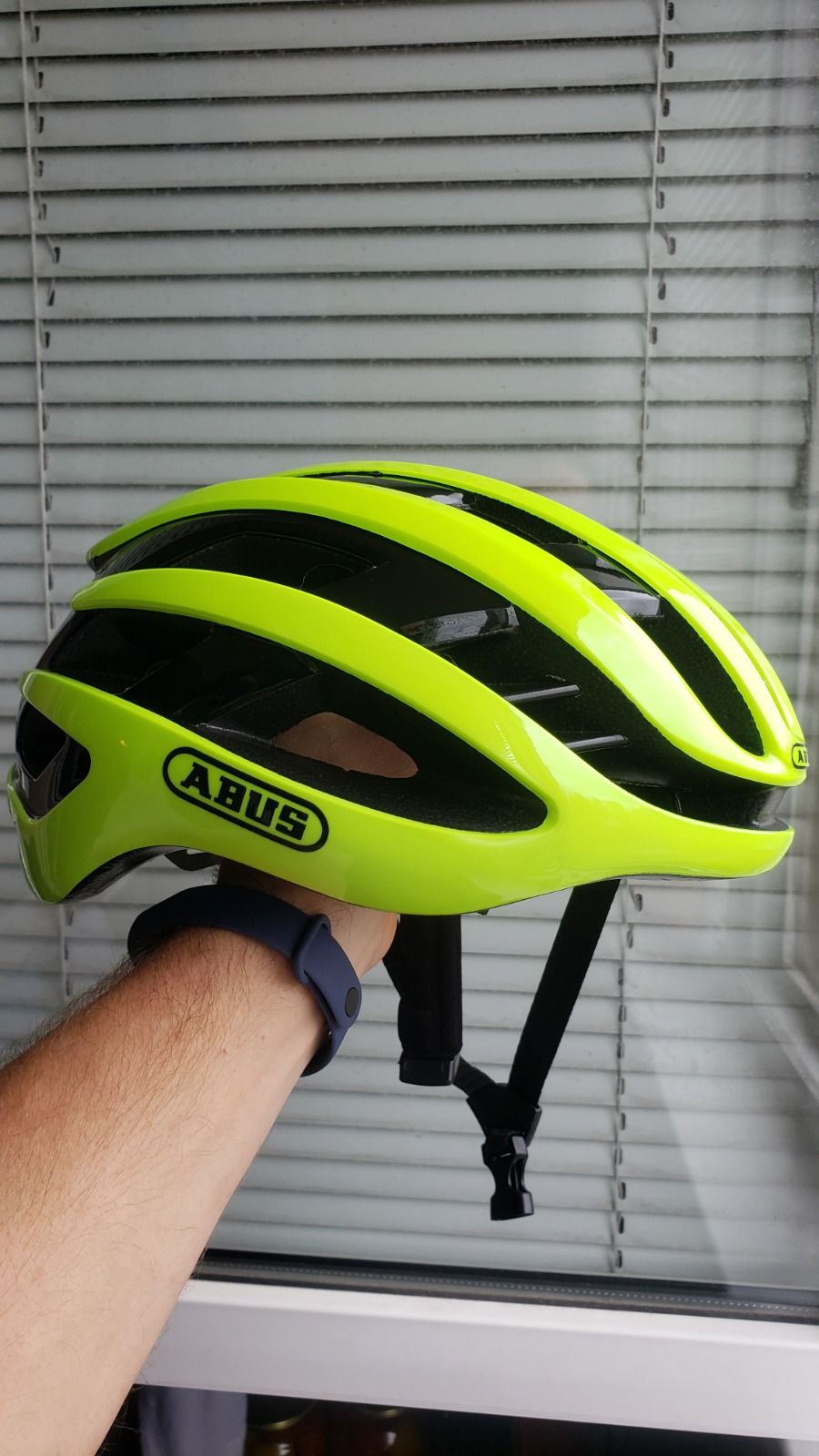 Шлем велосипедный ABUS