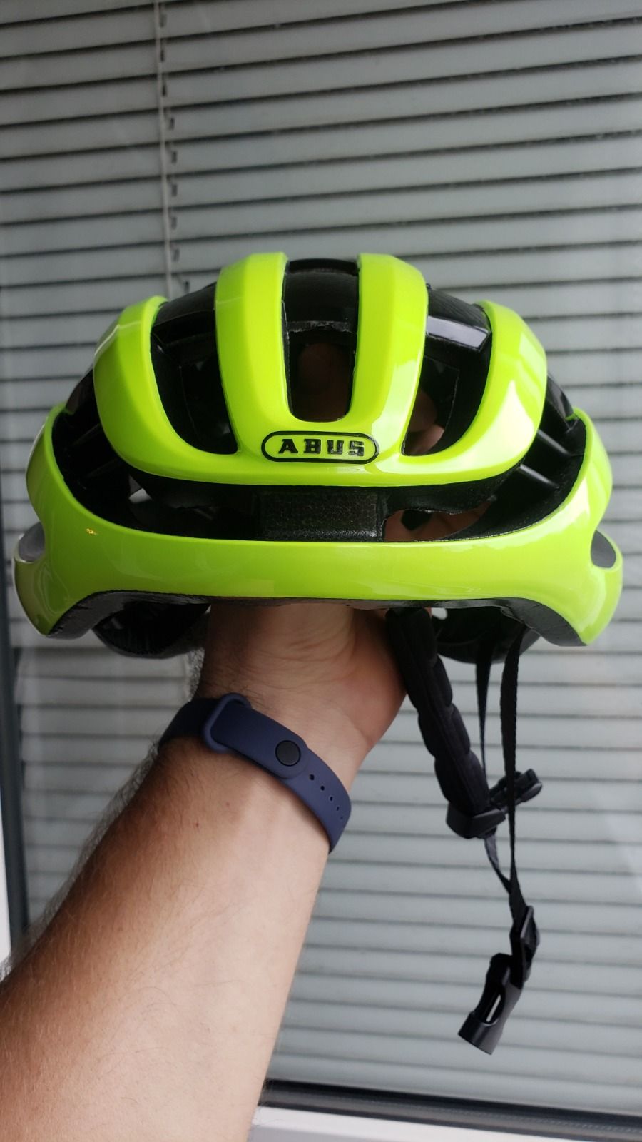 Шлем велосипедный ABUS