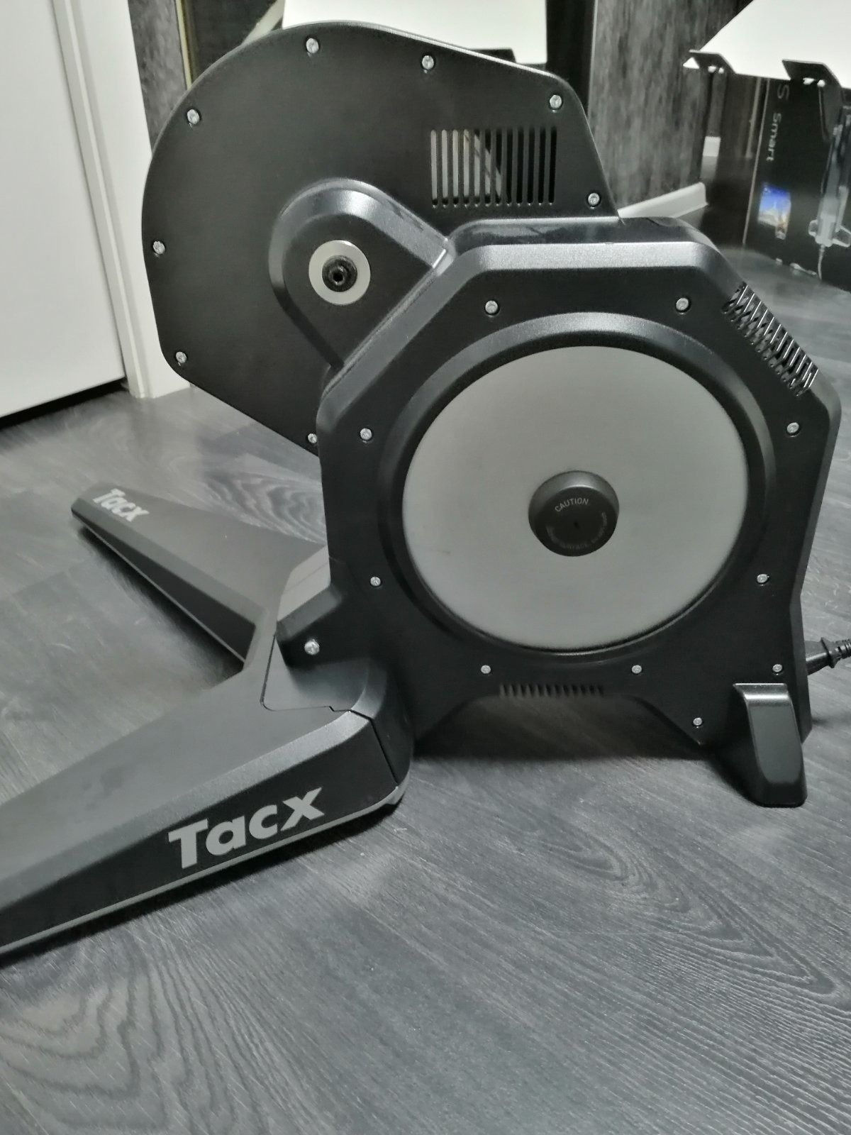 Велостанок Tacx Flux S