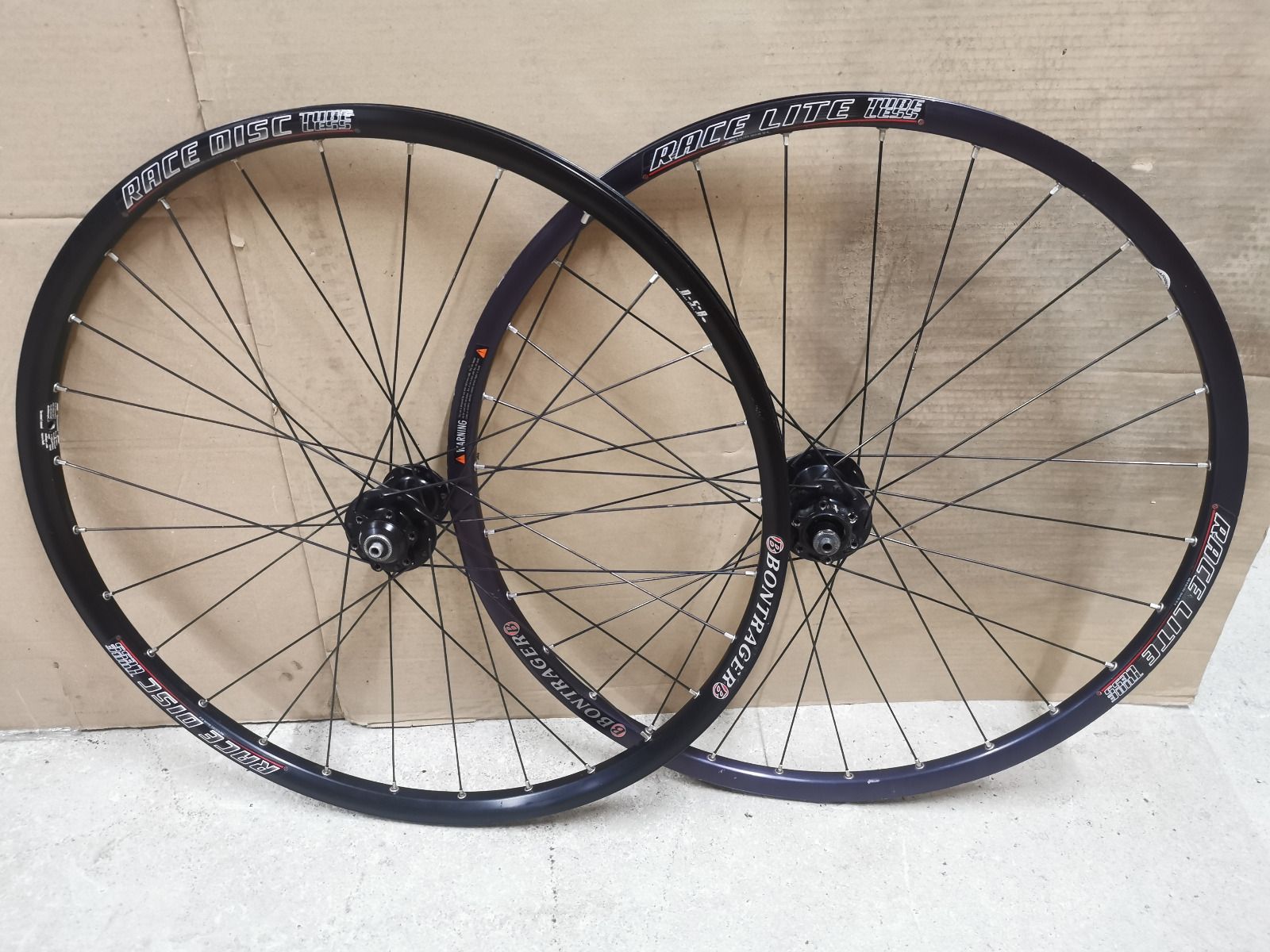 Колеса Bontrager RACE LITE 26 под бескамерку