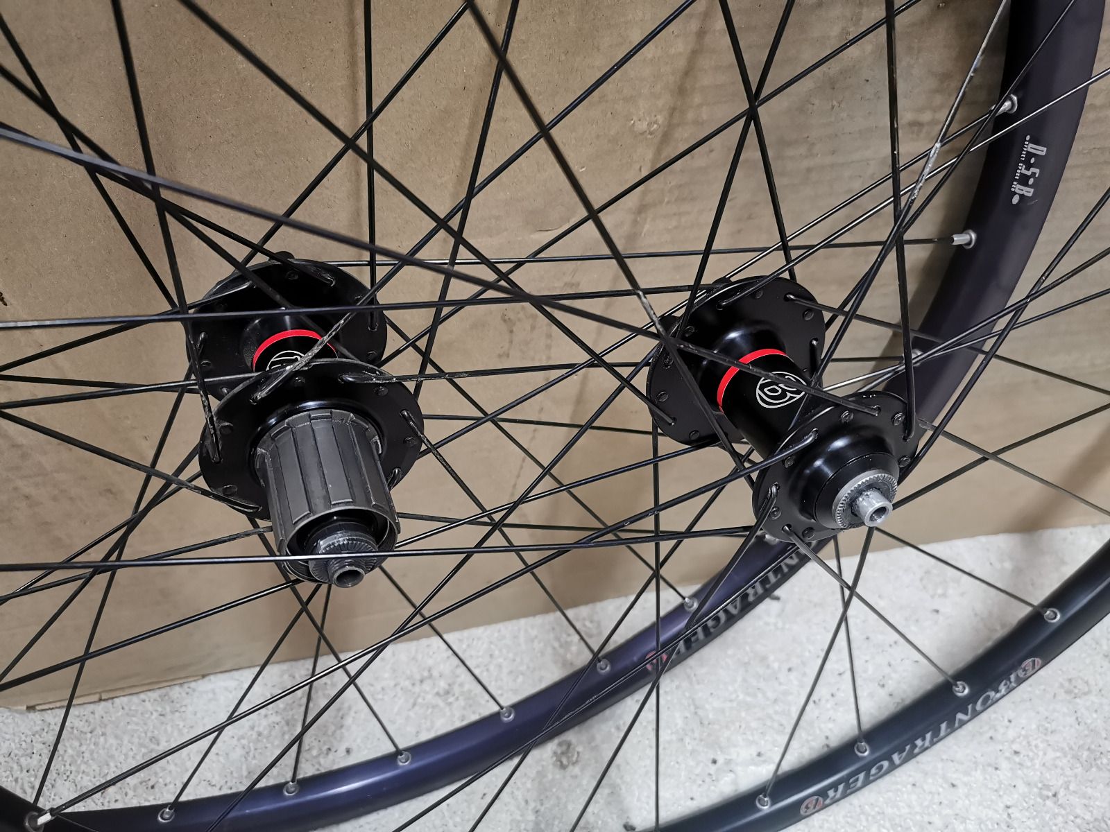 Колеса Bontrager RACE LITE 26 под бескамерку