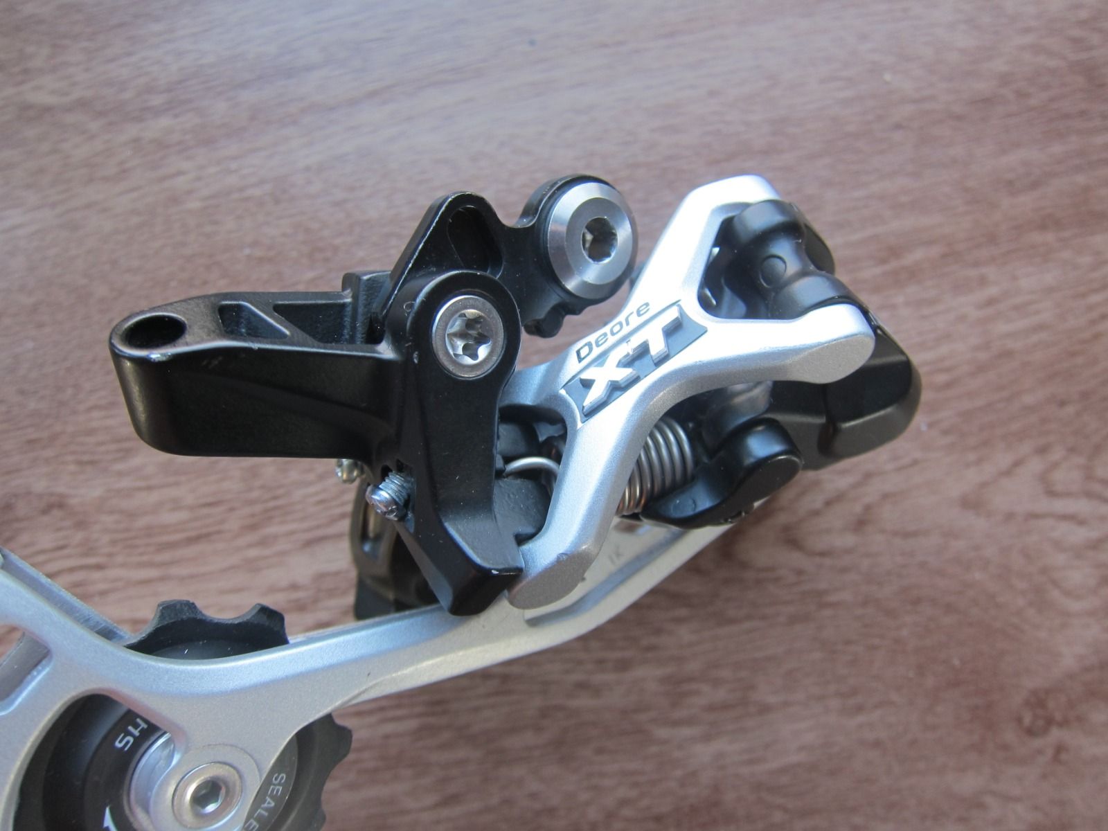 Задний переключатель Shimano RD-M773