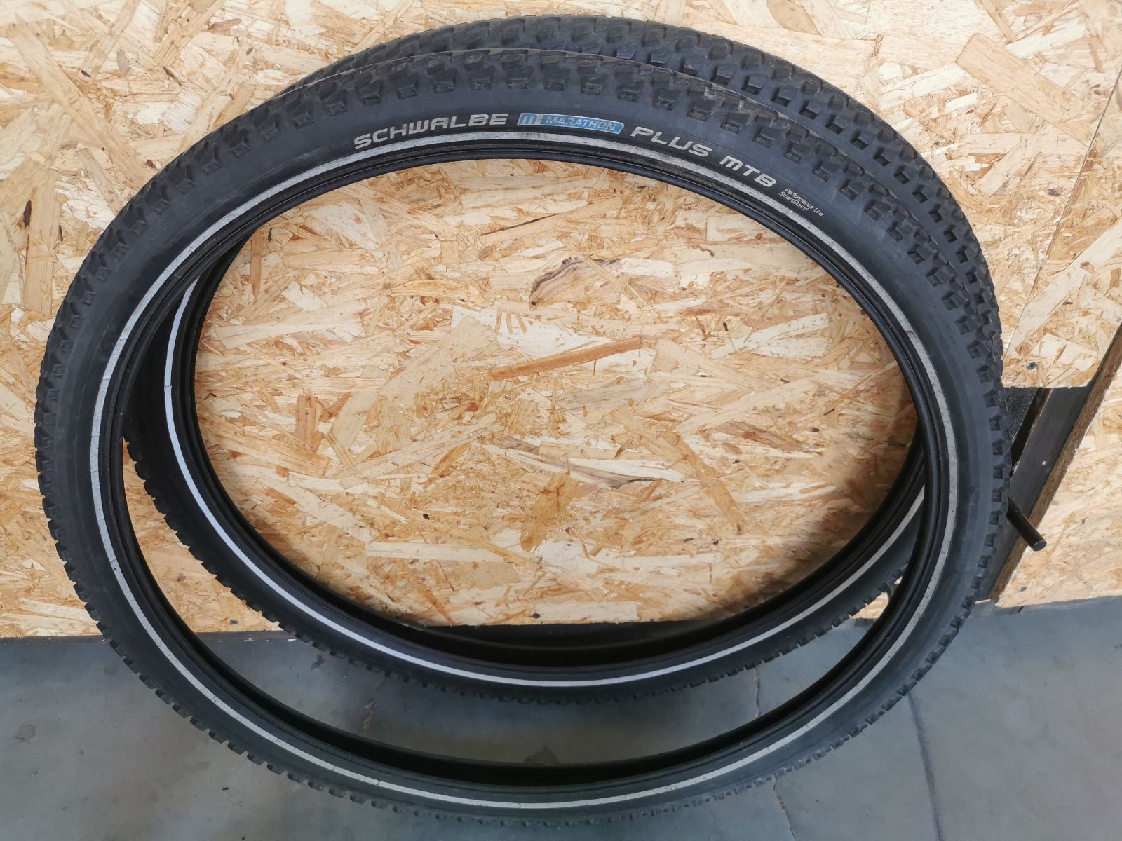 Покрышки слики Schwalbe Marathon Plus MTB и Schwalbe Kojak слики 26