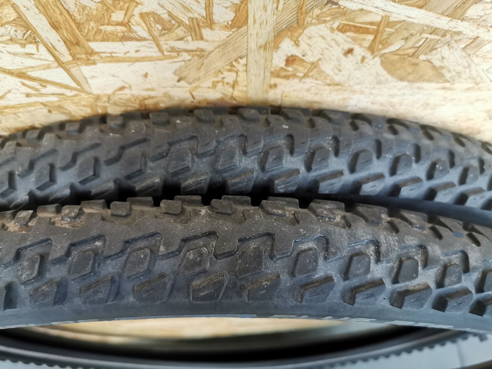 Покрышки слики Schwalbe Marathon Plus MTB и Schwalbe Kojak слики 26