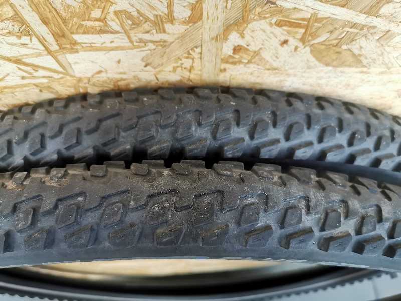 Покрышки слики Schwalbe Marathon Plus MTB и Schwalbe Kojak слики 26