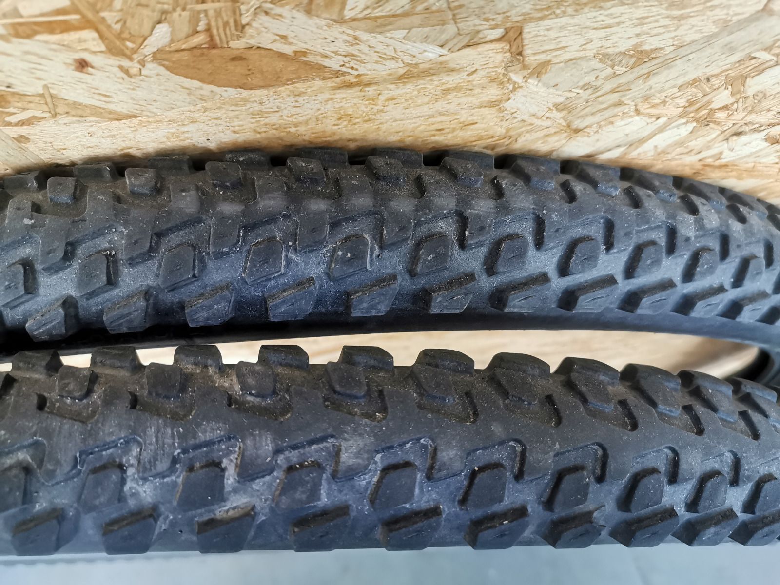 Покрышки слики Schwalbe Marathon Plus MTB и Schwalbe Kojak слики 26