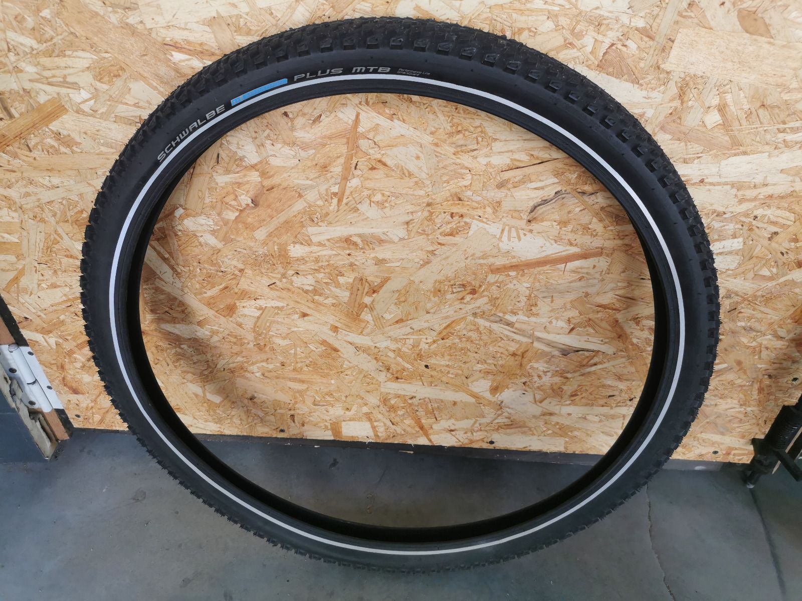 Покрышки слики Schwalbe Marathon Plus MTB и Schwalbe Kojak слики 26