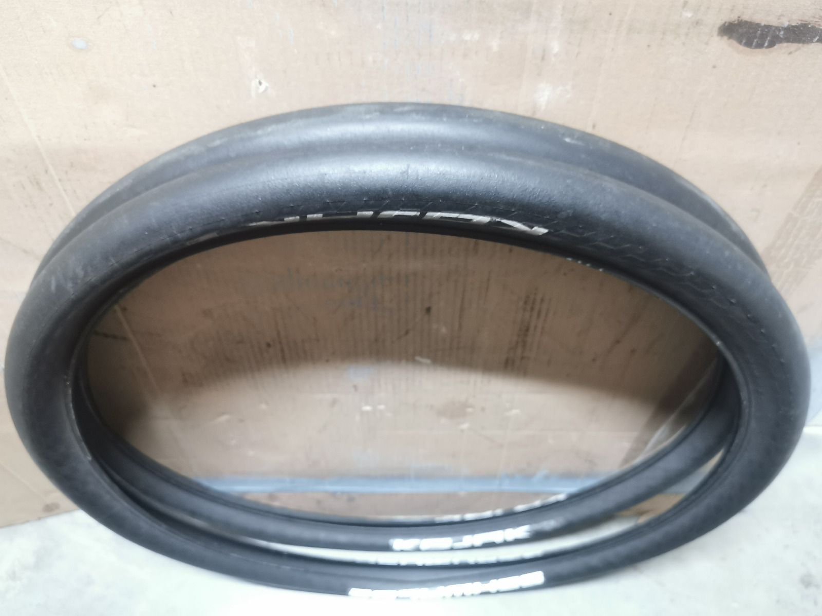 Покрышки слики Schwalbe Marathon Plus MTB и Schwalbe Kojak слики 26