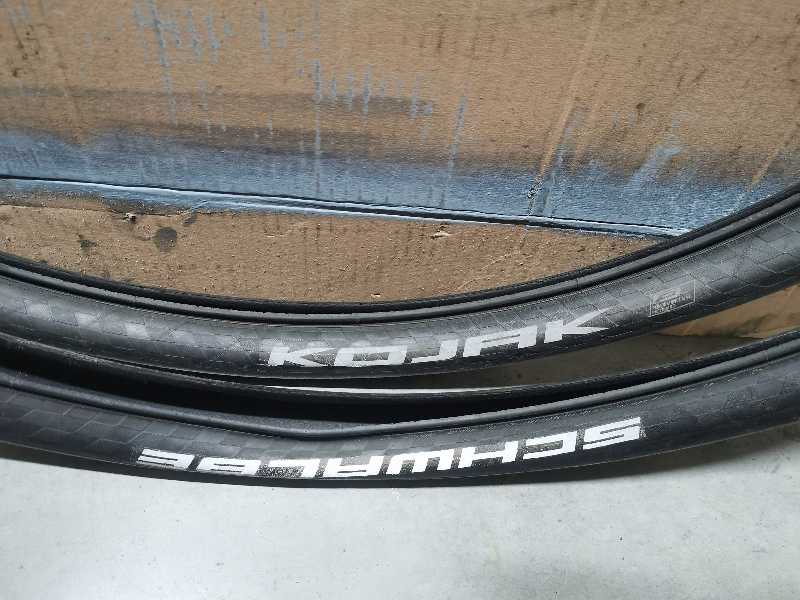 Покрышки слики Schwalbe Marathon Plus MTB и Schwalbe Kojak слики 26