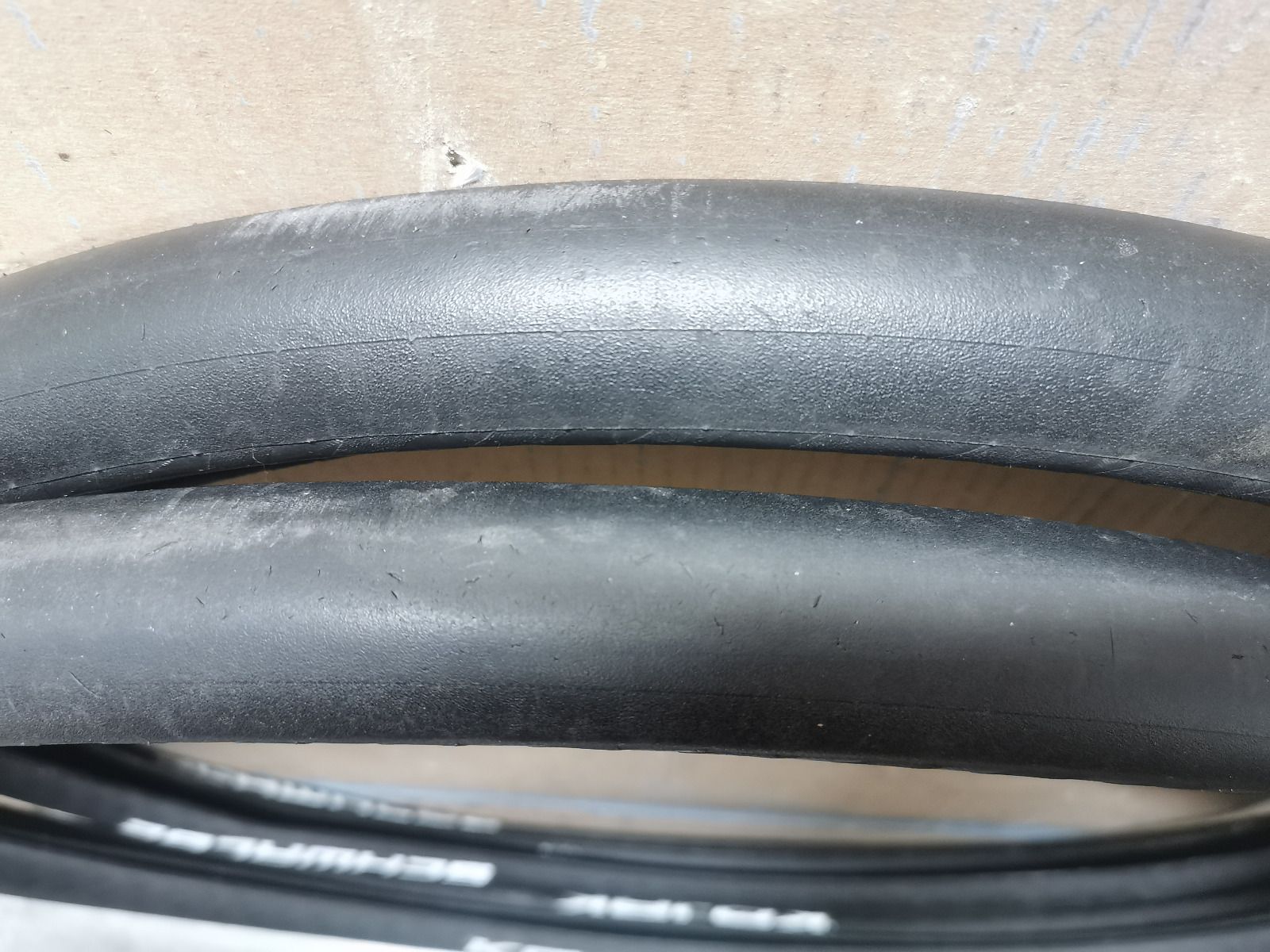 Покрышки слики Schwalbe Marathon Plus MTB и Schwalbe Kojak слики 26