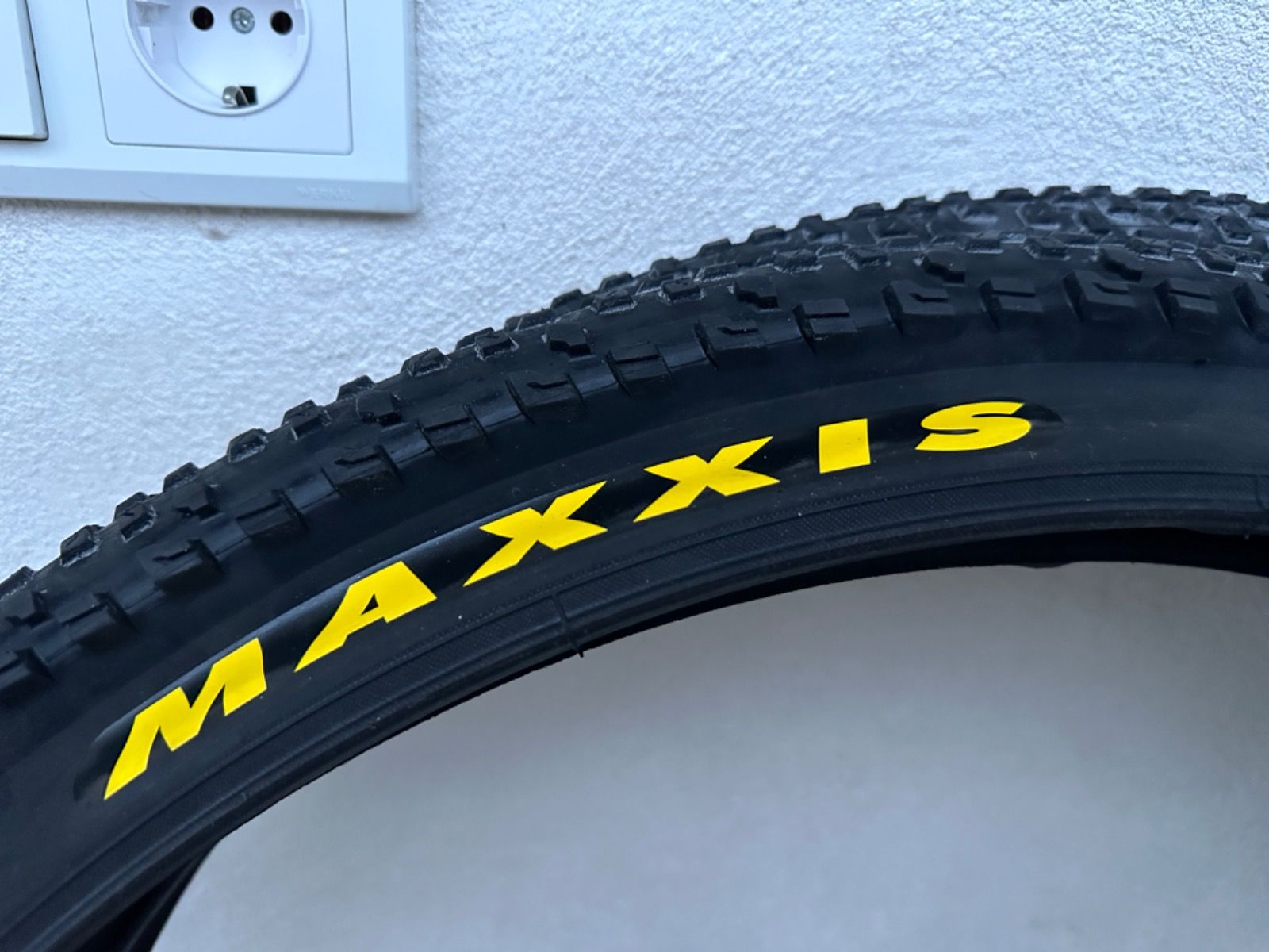 Покрышки Maxxis Rekon Race 29х2.4 пара новая