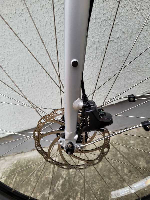 велосипед TREK FX2 2022года, колеса 28.
