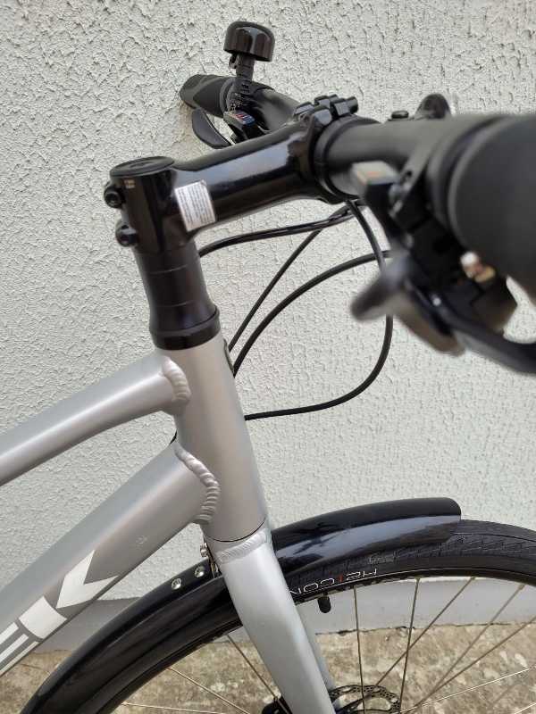 велосипед TREK FX2 2022года, колеса 28.