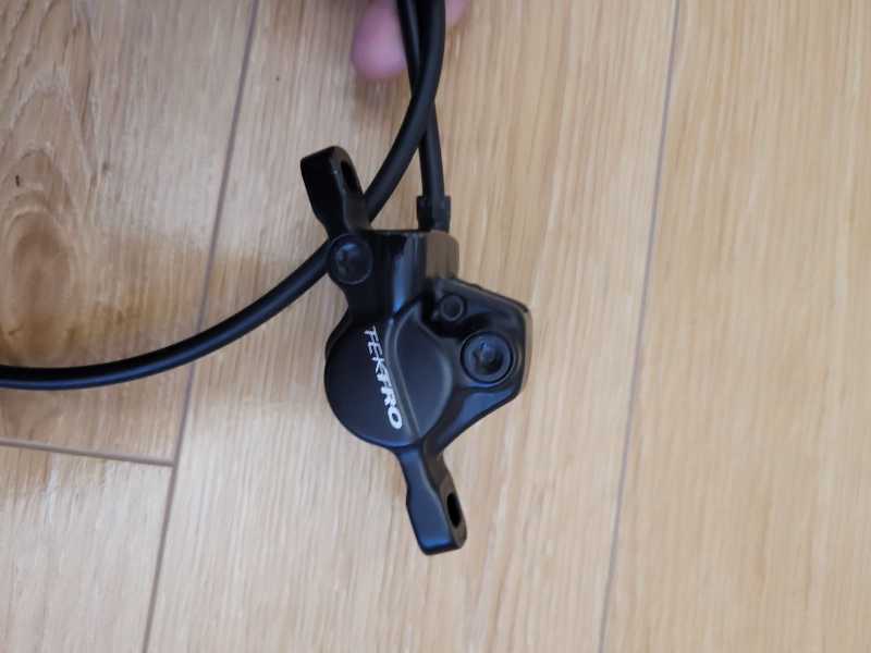 Передний  гидравлический тормоз  Avid,  Shimano,  Tektro.