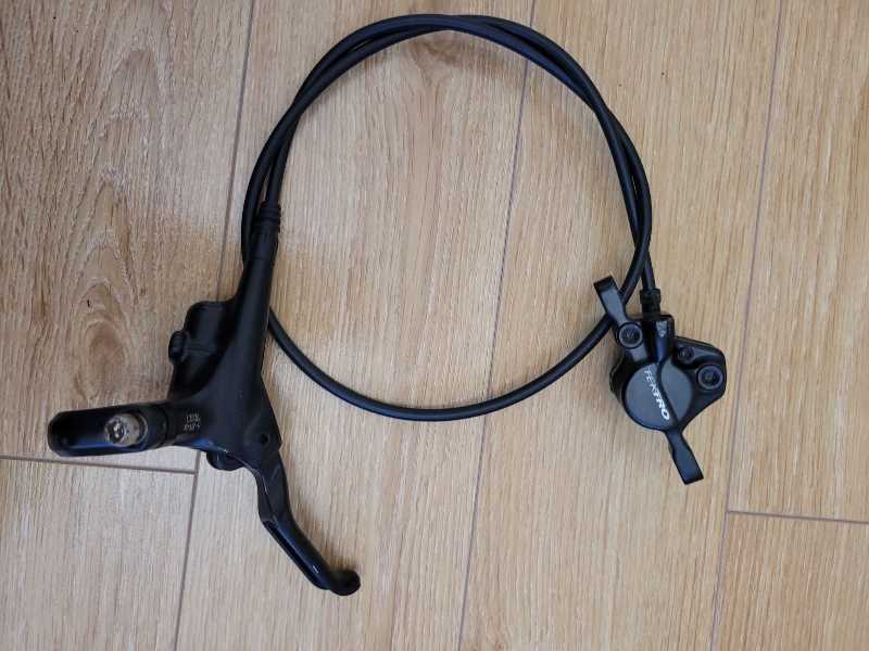 Передний  гидравлический тормоз  Avid,  Shimano,  Tektro.