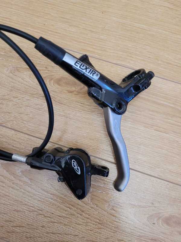 Передний  гидравлический тормоз  Avid,  Shimano,  Tektro.