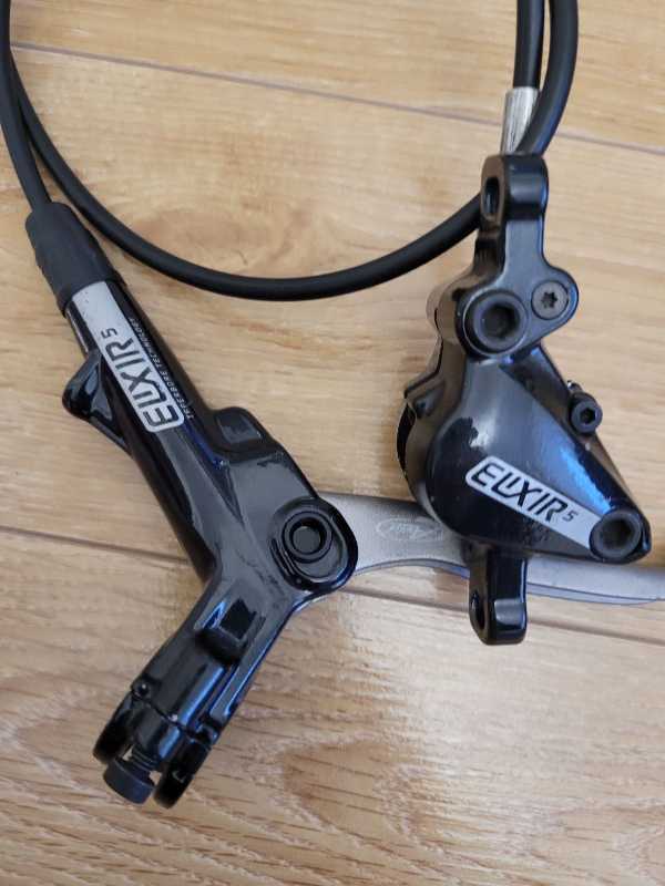 Передний  гидравлический тормоз  Avid,  Shimano,  Tektro.