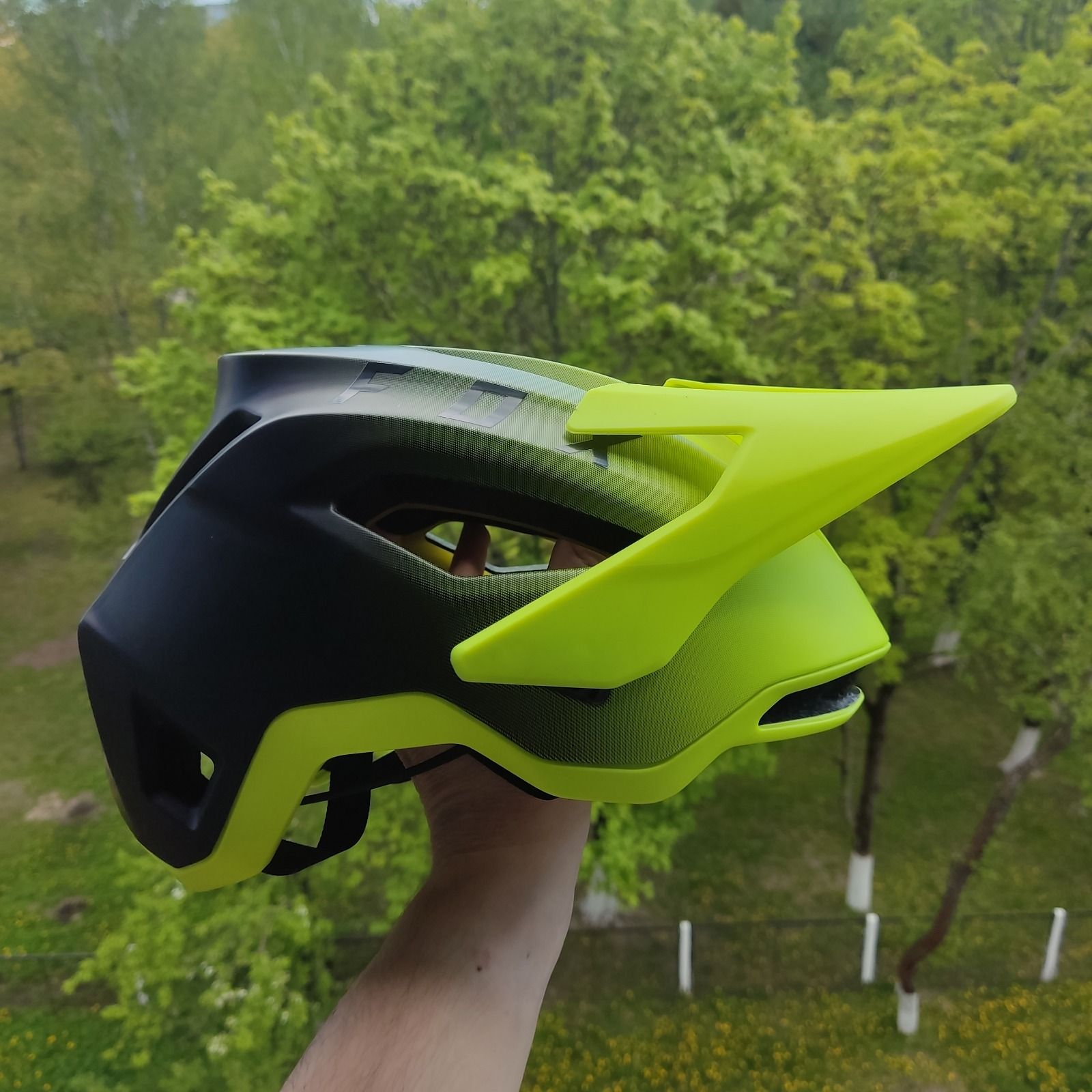 Велосипедный шлем Fox SpeedFrame L