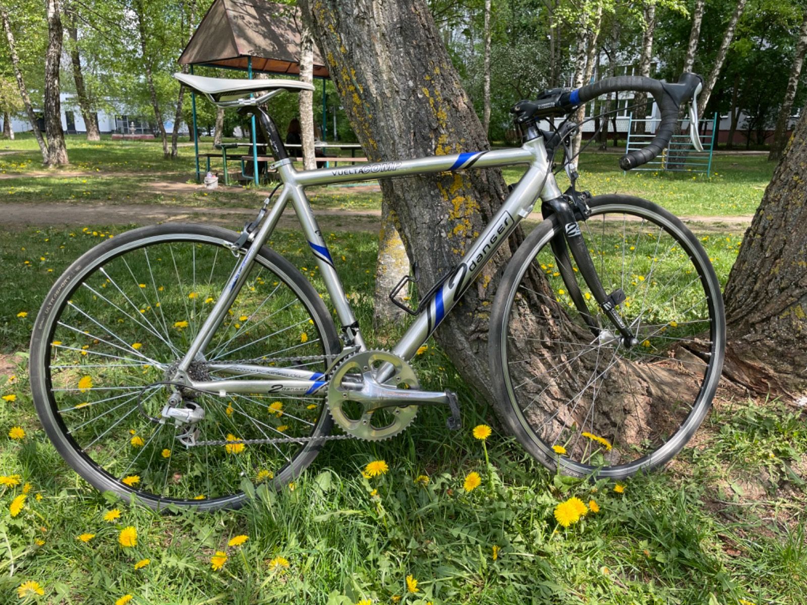 Шоссейный велосипед на раме 2danger