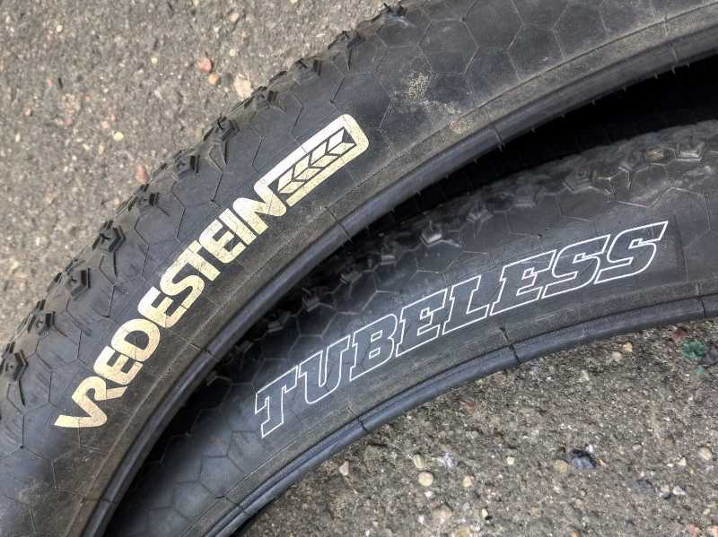 Покрышки Vredestein Killer Bee 26x2.4 tubeless