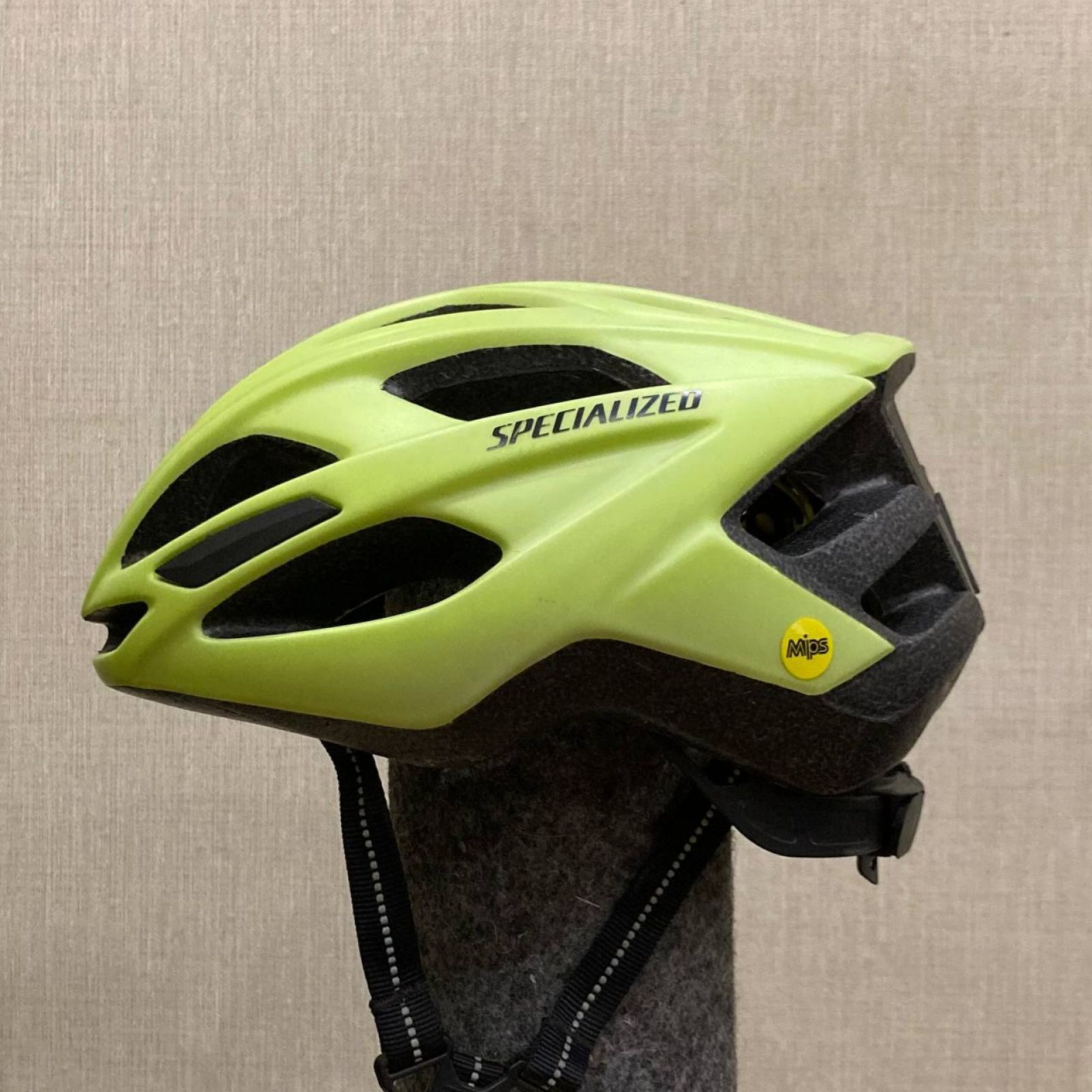 🍏 Шлем Specialized Chamonix MIPS (m/l 56-60см)