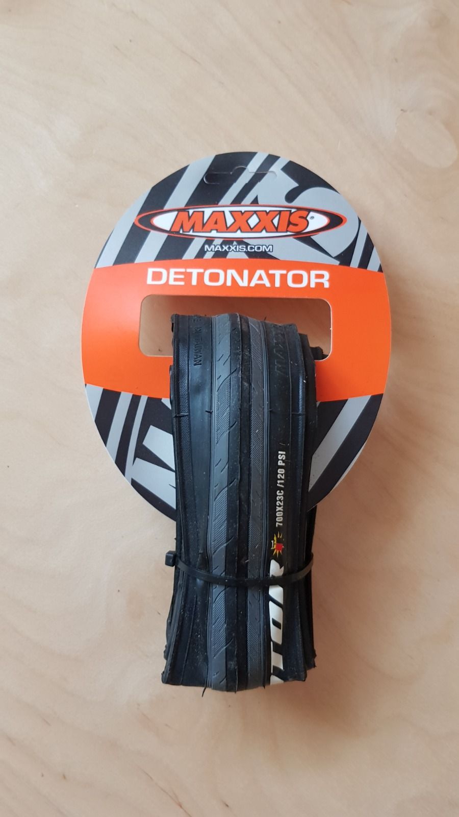 Покрышка MAXXIS Detonator 700*23C