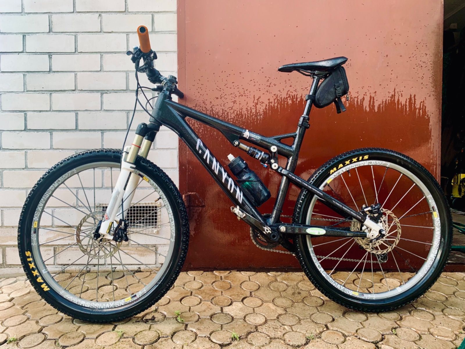 Дербан Canyon Lux MR F10, карбон, 26, RockShox, Sram X0, XT, Mavic, Maxxis