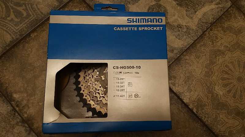 Групсет Shimano 1x10 уровня Deore XT (манетка Saint SL-M820, переключатель Deore XT RD-M8000-GS, кассета HG500-10 11-42, цепь Deore XT CN-HG95)