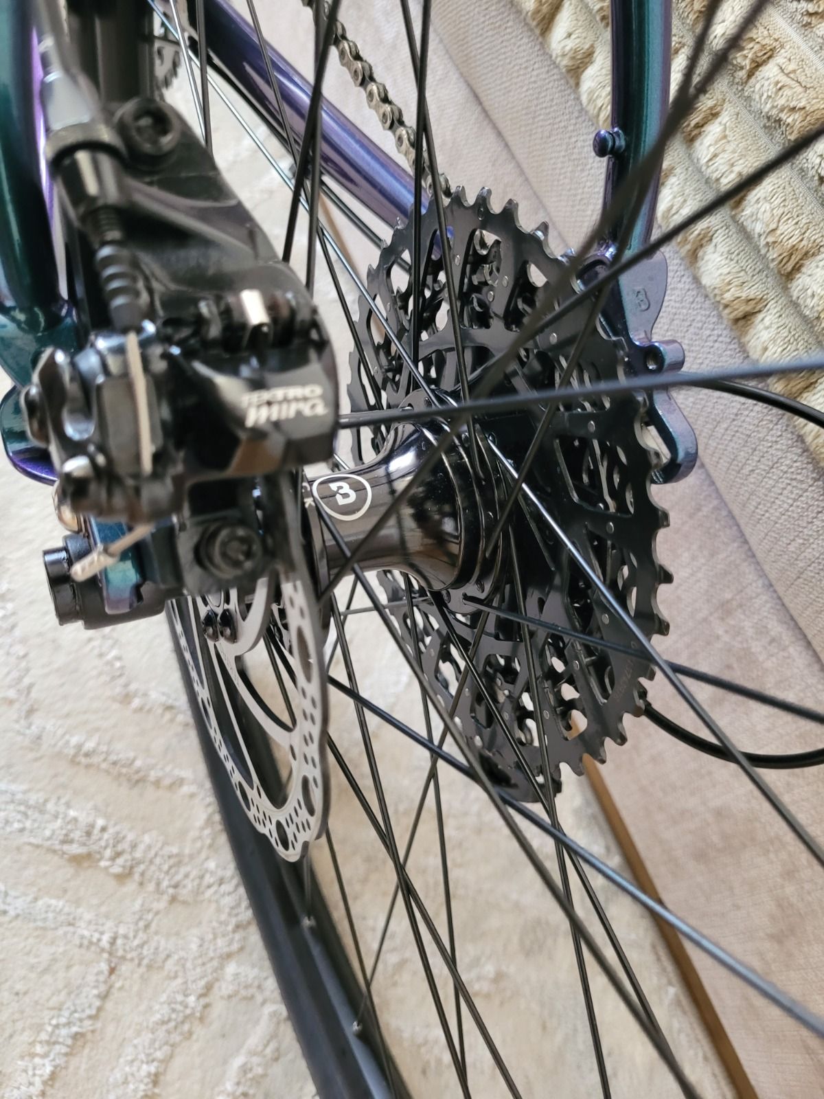BOMBTRACK  ARISE SG SRAM