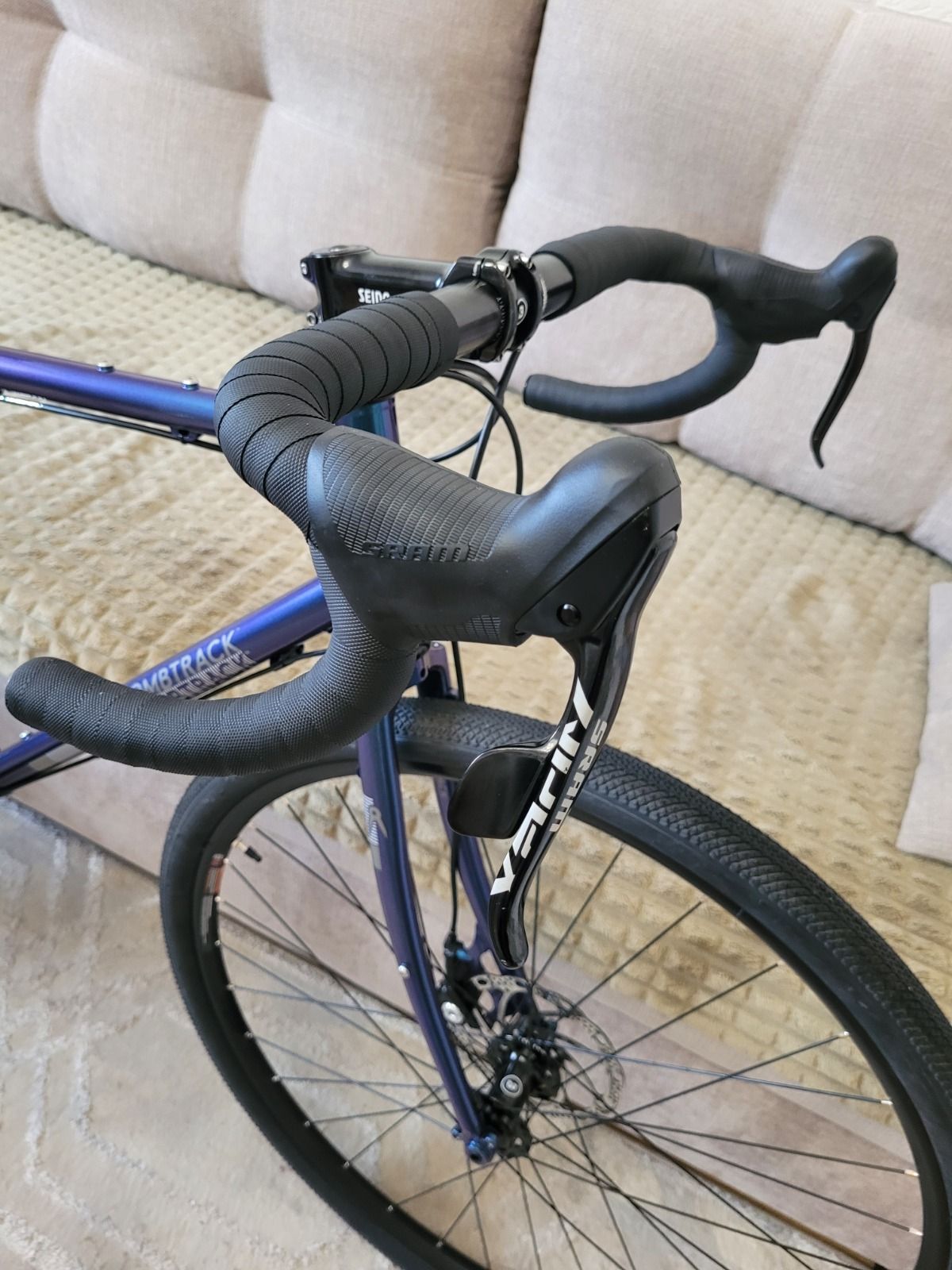 BOMBTRACK  ARISE SG SRAM