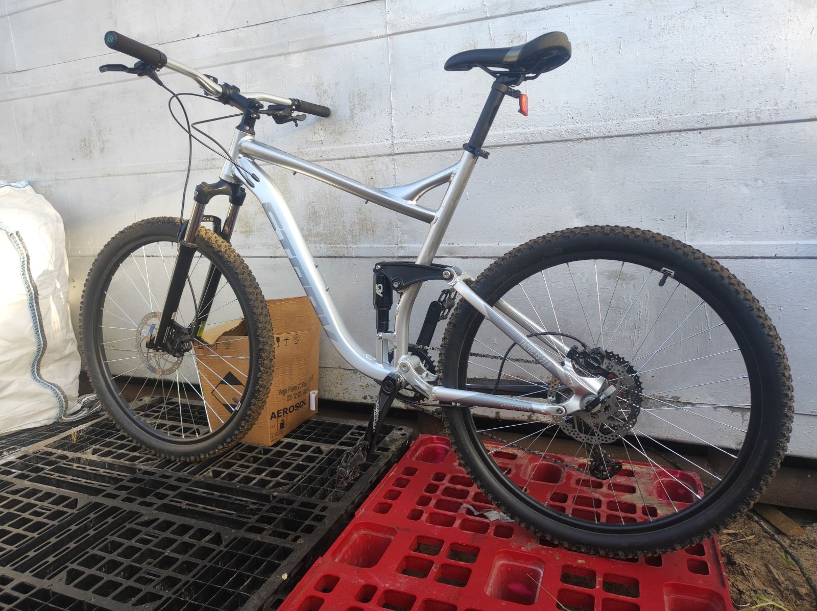 Stark tactik 27.5 fs hd