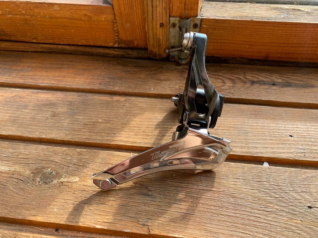 Передний переключатель Shimano Tiagra 4700