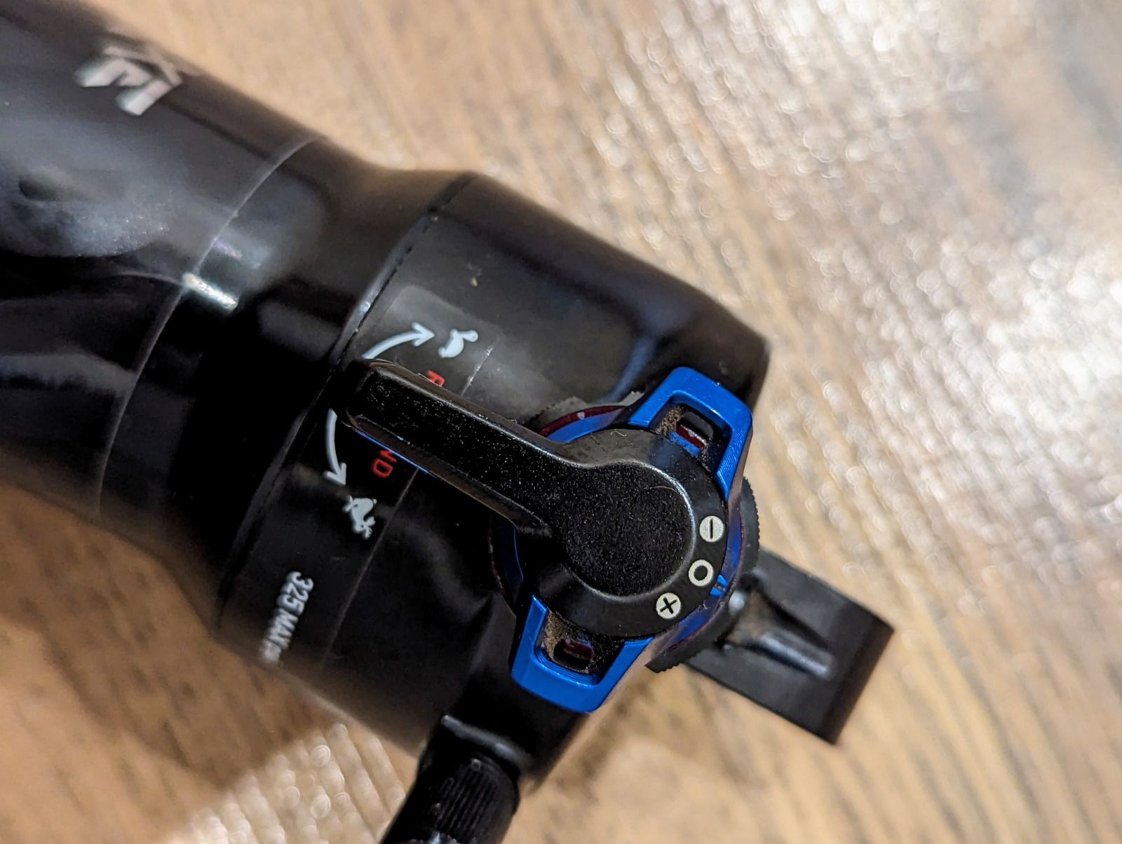 Амортизатор RockShox Deluxe Ultimate 210x50 Metric 2021