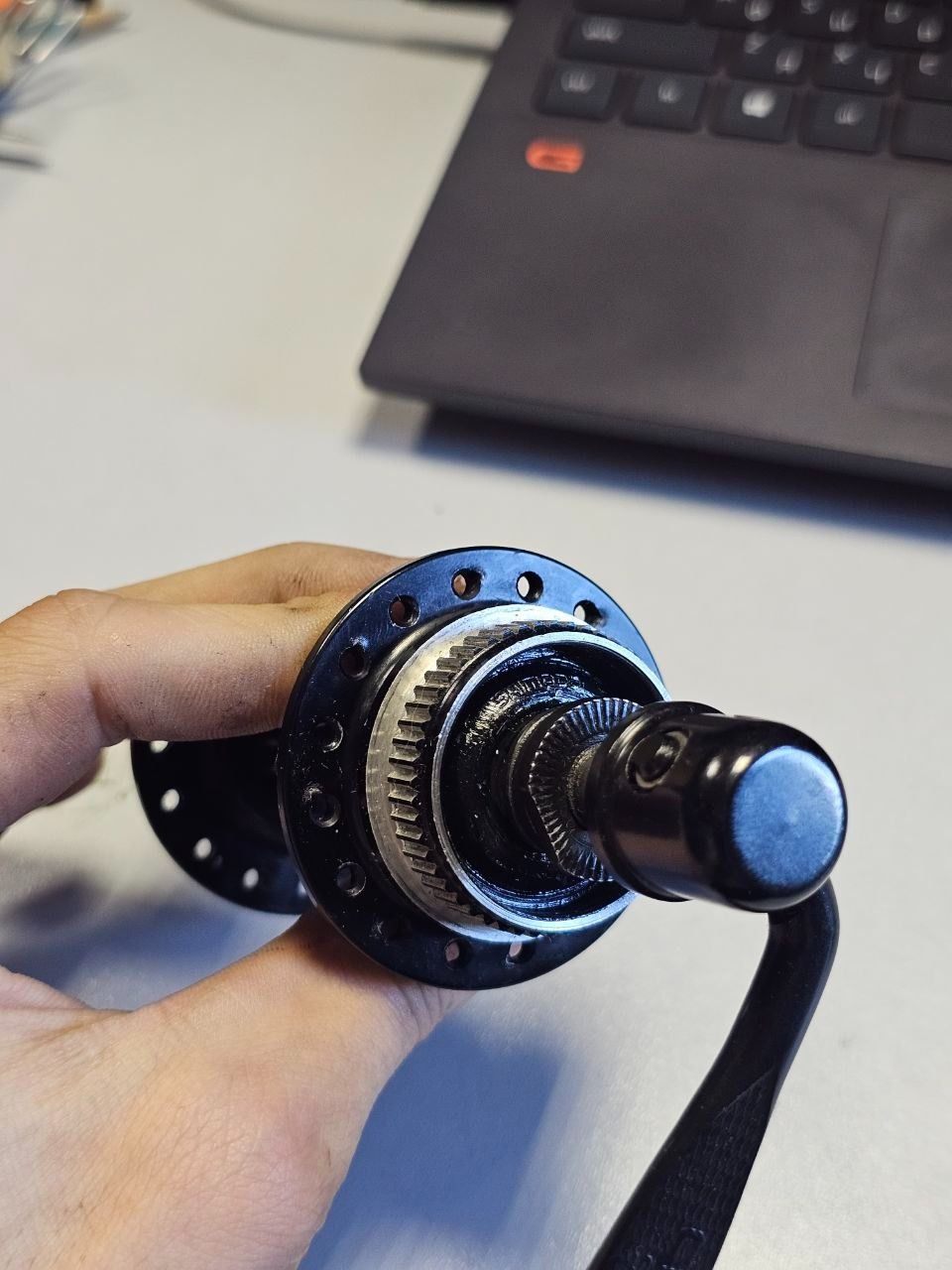 Втулка передняя Shimano