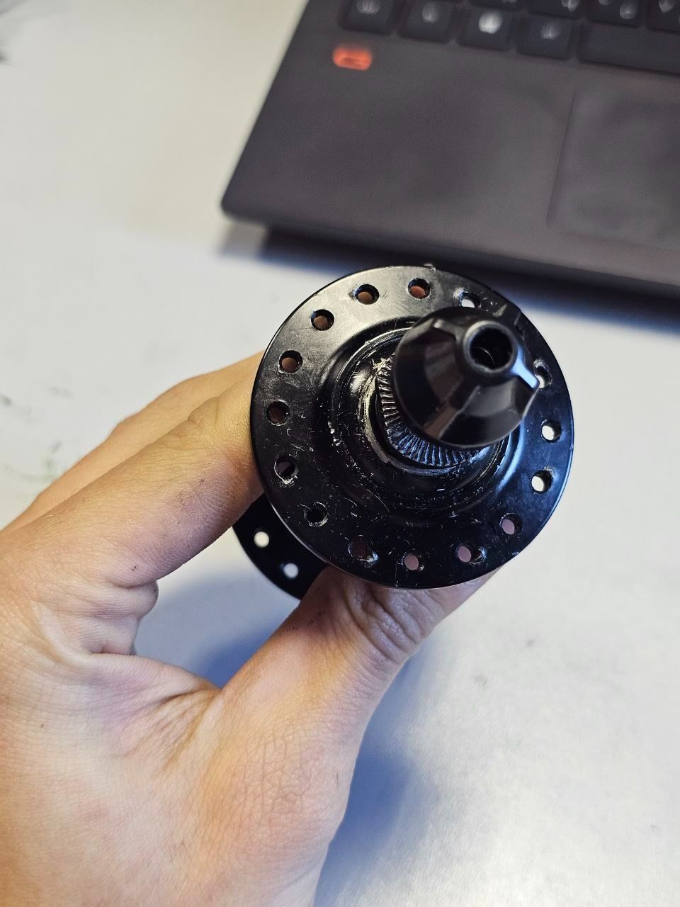 Втулка передняя Shimano