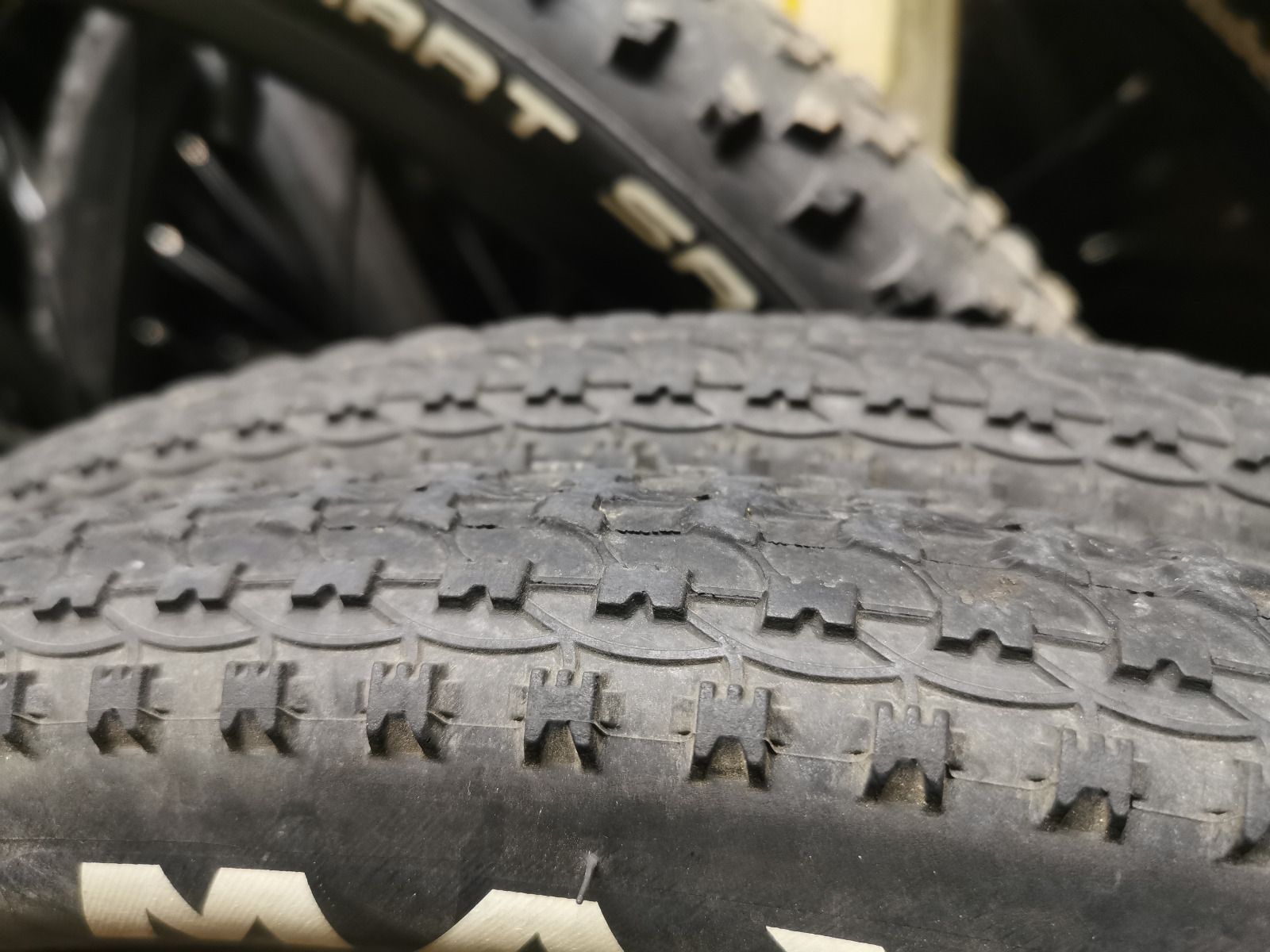 Покрышки Maxxis SPXINX 26x1.95