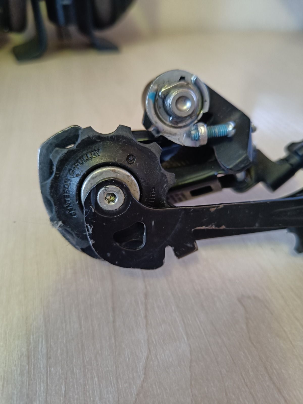 Задний переключатель 9ск Shimano Sora RD-R3500