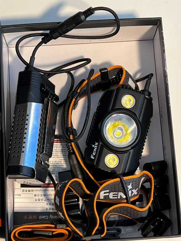 Fenix HP30R V2.0 - мощнейший налобный фонарь