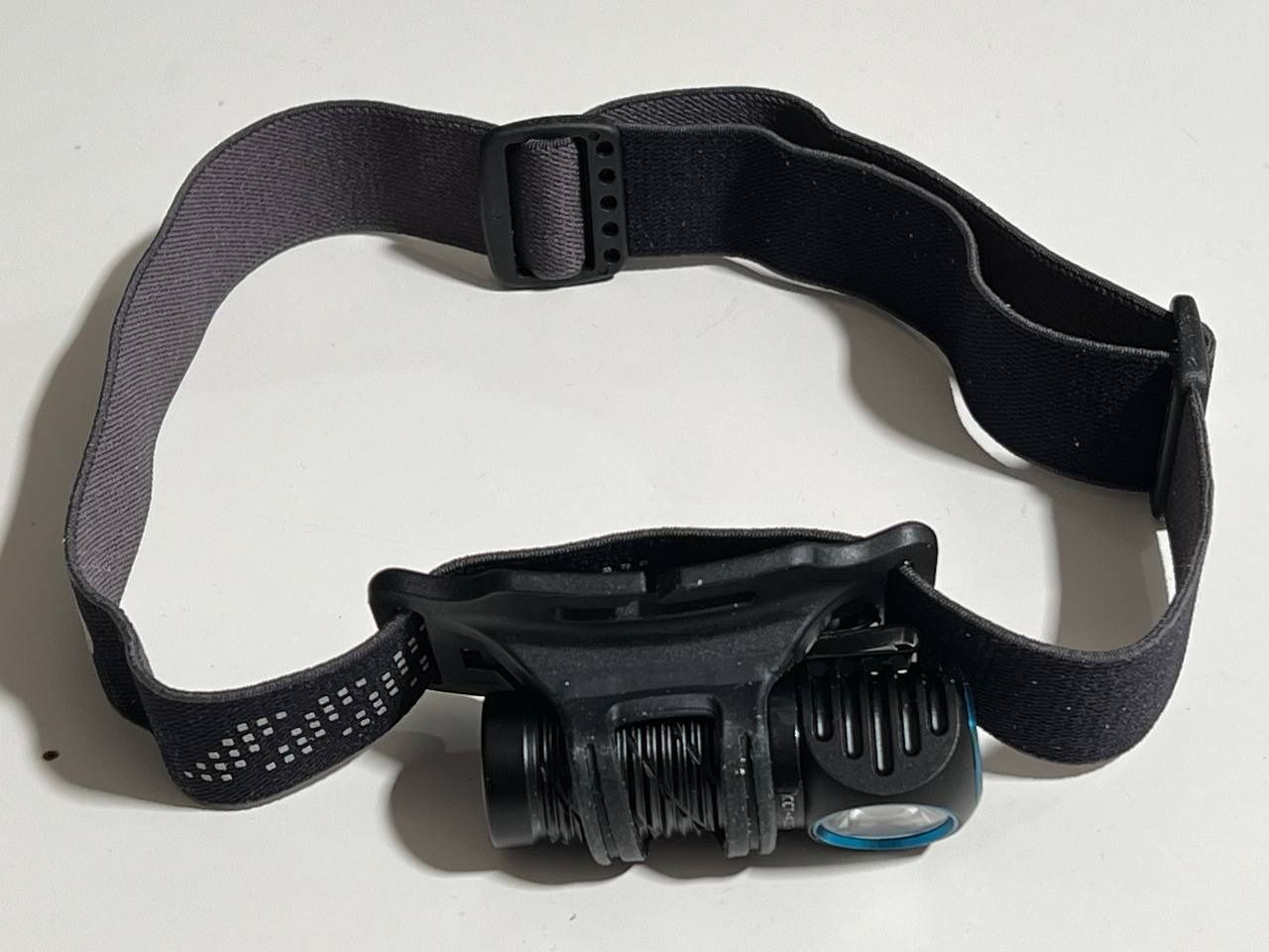 Налобный фонарь Olight Perun 2 Mini (нейтральный)